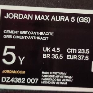 Jordan Max Aura5 Youth